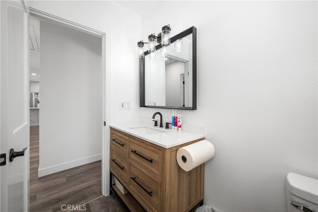 Image 32 of property listing at 3246 N Marwick, Long Beach, CA 90808