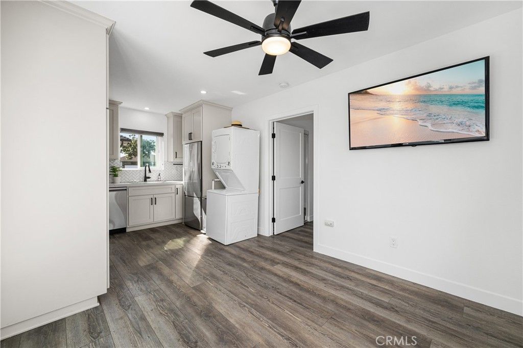 Image 41 of property listing at 3246 N Marwick, Long Beach, CA 90808