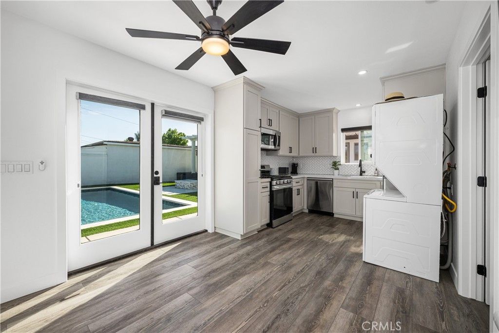 Image 44 of property listing at 3246 N Marwick, Long Beach, CA 90808