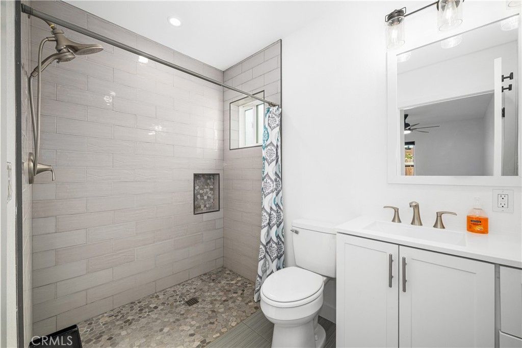 Image 52 of property listing at 3246 N Marwick, Long Beach, CA 90808