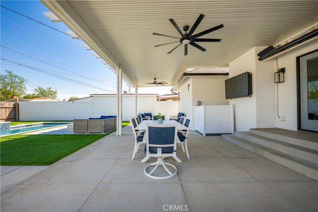 Image 57 of property listing at 3246 N Marwick, Long Beach, CA 90808