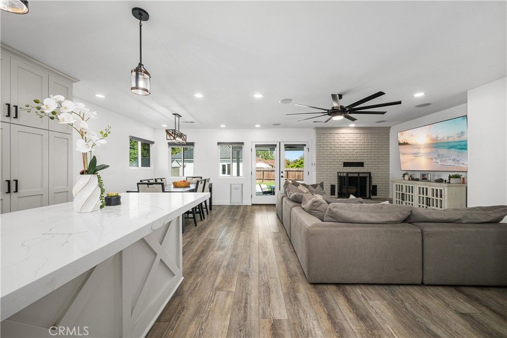 Image 6 of property listing at 3246 N Marwick, Long Beach, CA 90808