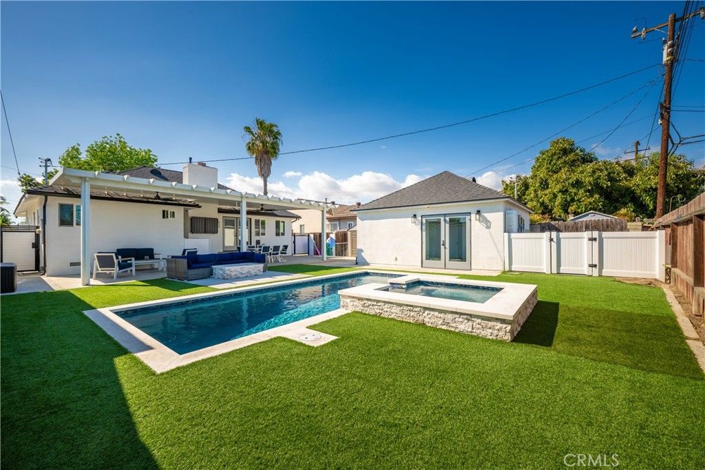 Image 62 of property listing at 3246 N Marwick, Long Beach, CA 90808