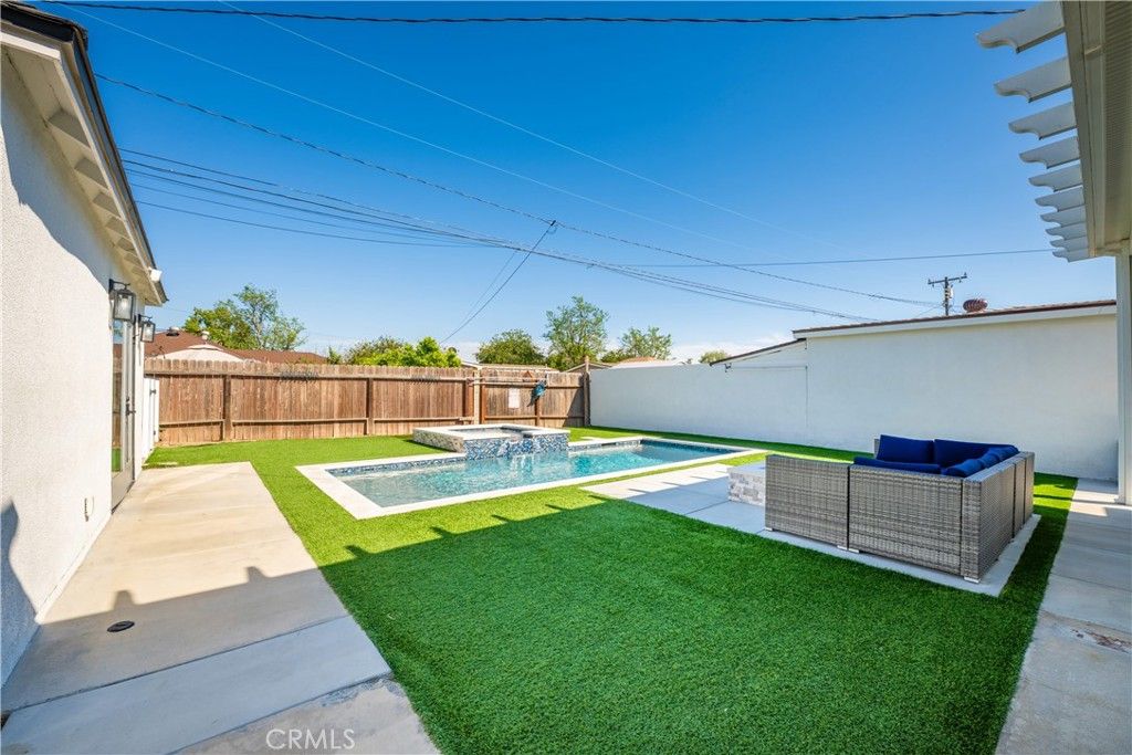 Image 63 of property listing at 3246 N Marwick, Long Beach, CA 90808