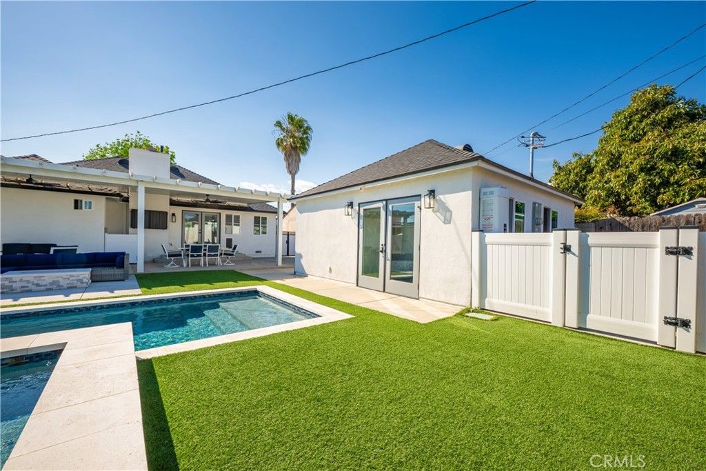 Image 67 of property listing at 3246 N Marwick, Long Beach, CA 90808