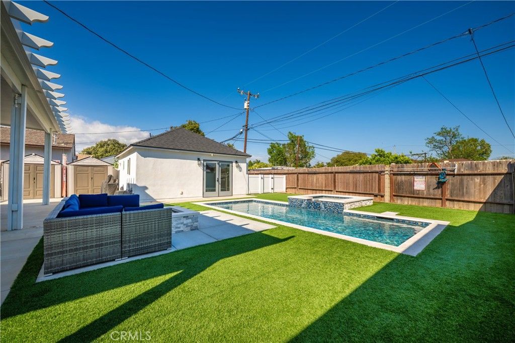 Image 69 of property listing at 3246 N Marwick, Long Beach, CA 90808