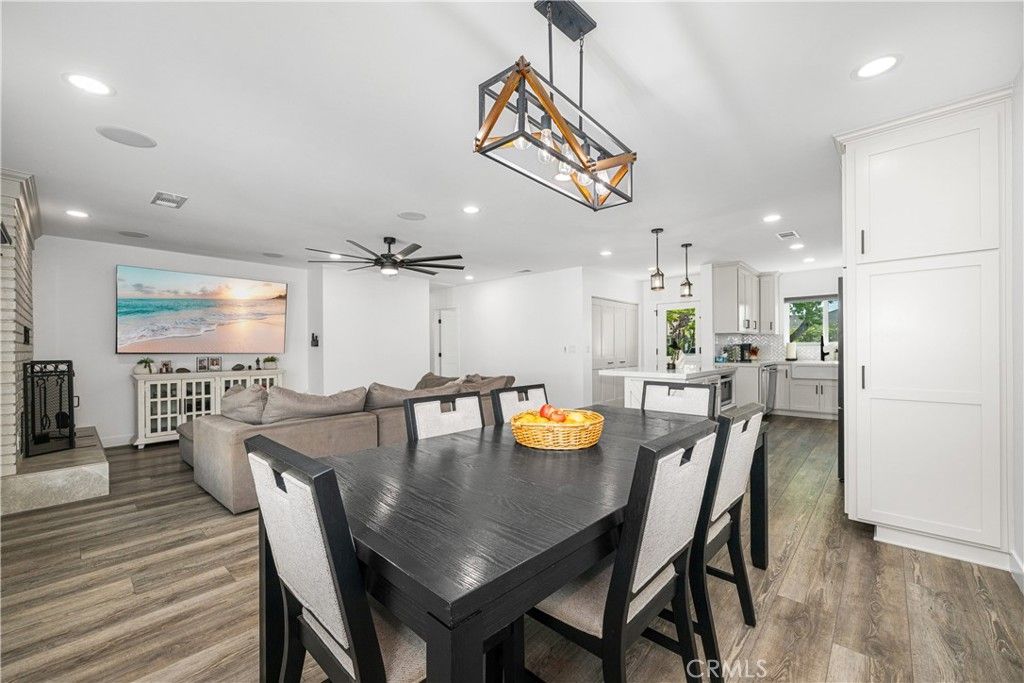 Image 7 of property listing at 3246 N Marwick, Long Beach, CA 90808