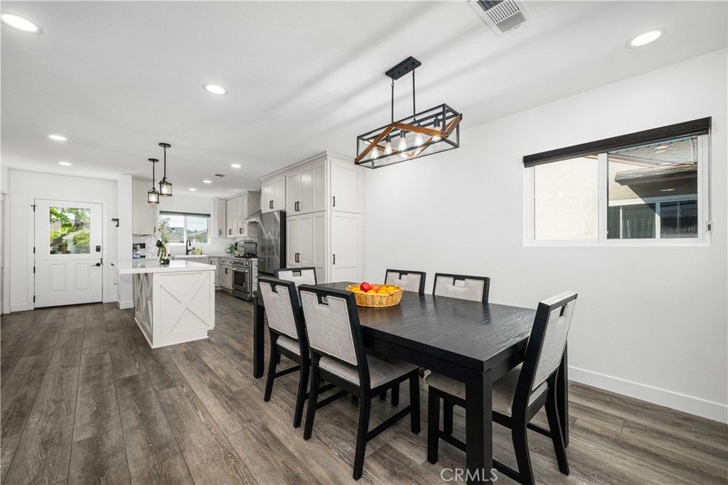 Image 9 of property listing at 3246 N Marwick, Long Beach, CA 90808