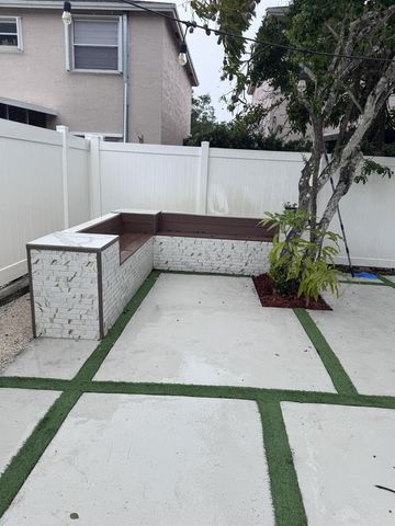 11747 NW 12th Street, Pembroke Pines, FL 33026