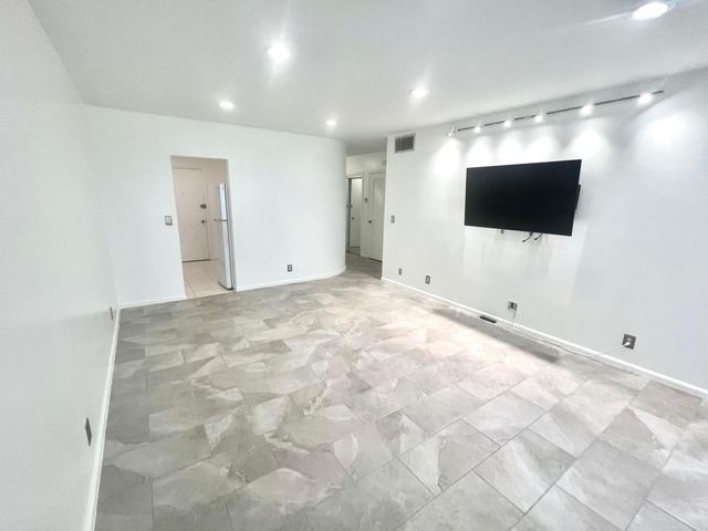 2201 NE 66th Street 1306, Fort Lauderdale, FL 33308