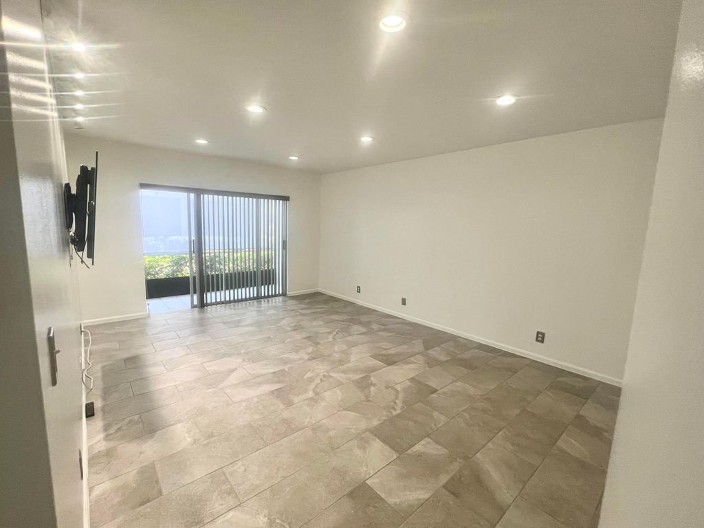 2201 NE 66th Street 1306, Fort Lauderdale, FL 33308