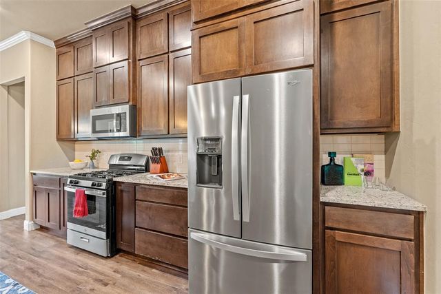 9015 Tall Oaks Drive, Guthrie, OK 73044