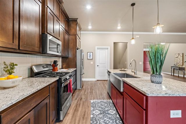 9015 Tall Oaks Drive, Guthrie, OK 73044