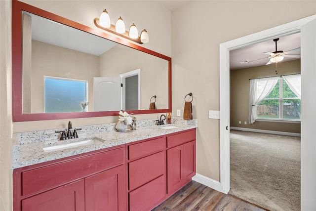 9015 Tall Oaks Drive, Guthrie, OK 73044