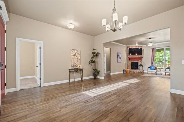 9015 Tall Oaks Drive, Guthrie, OK 73044