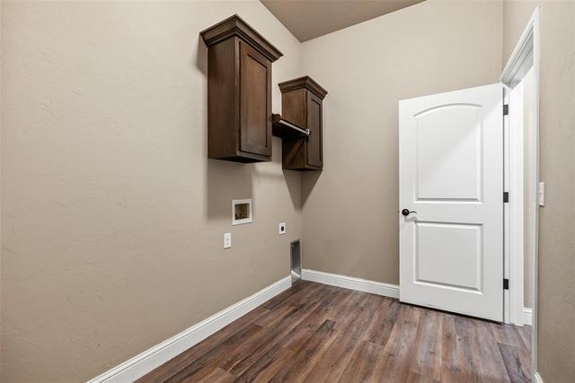 9015 Tall Oaks Drive, Guthrie, OK 73044