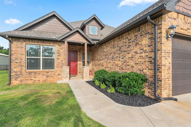 9015 Tall Oaks Drive, Guthrie, OK 73044