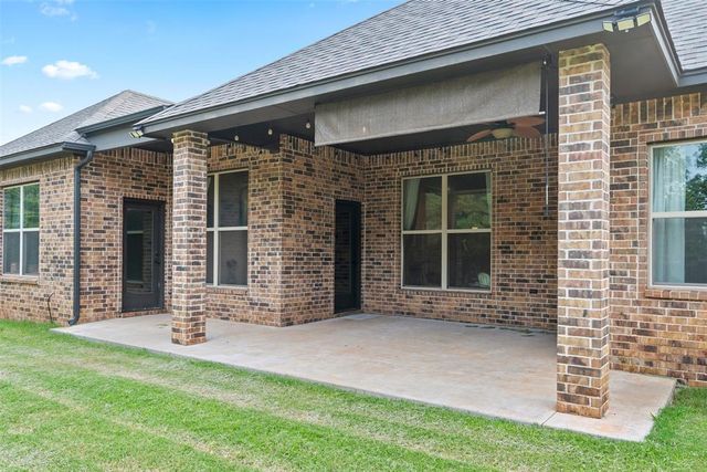 9015 Tall Oaks Drive, Guthrie, OK 73044