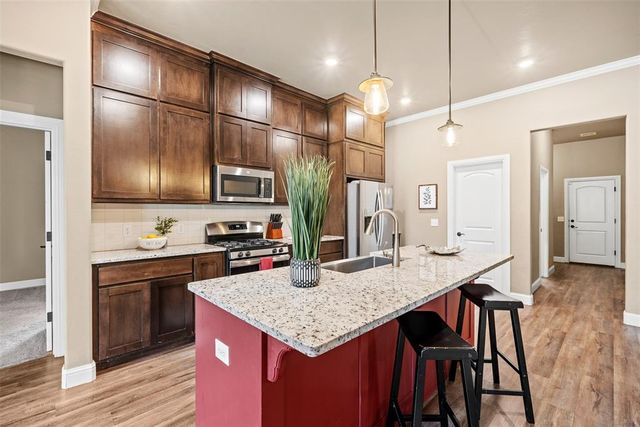 9015 Tall Oaks Drive, Guthrie, OK 73044