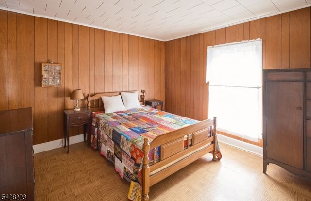 20 Maple St, Milford Boro, NJ 08848