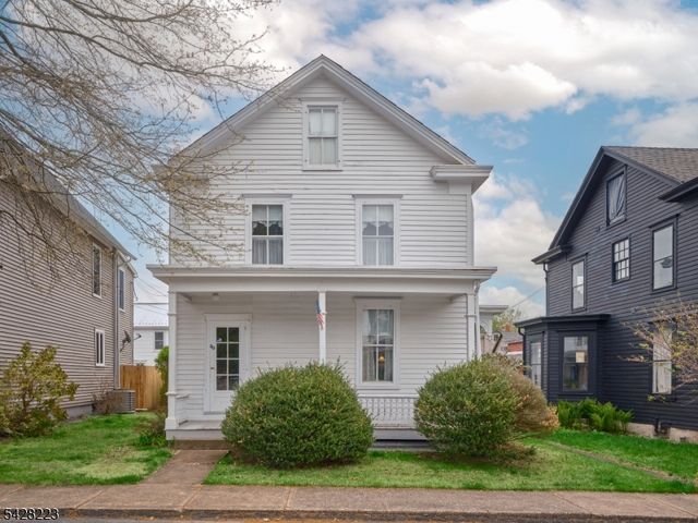 20 Maple St, Milford Boro, NJ 08848