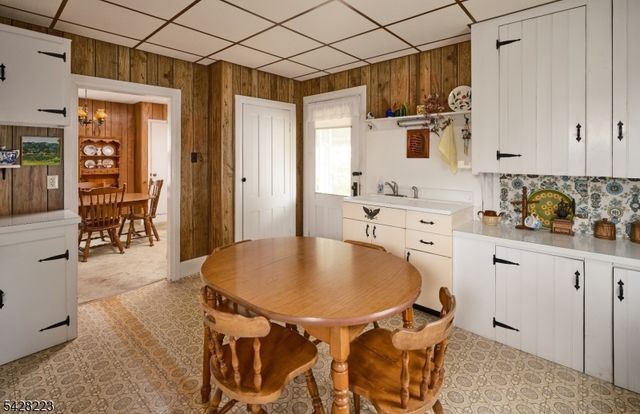 20 Maple St, Milford Boro, NJ 08848