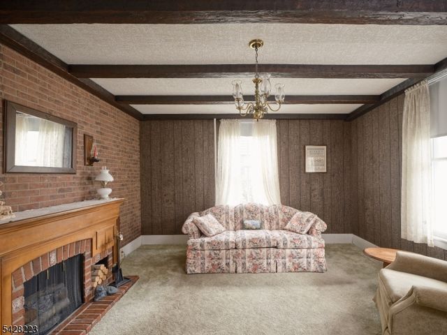 20 Maple St, Milford Boro, NJ 08848