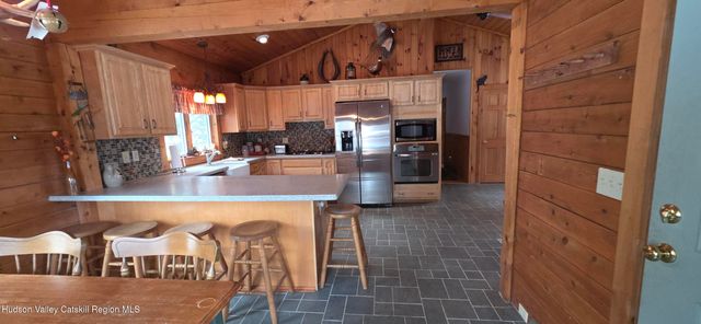 881 Route 402, Westerlo, NY 12193