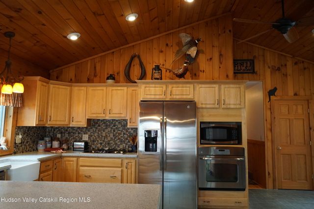 881 Route 402, Westerlo, NY 12193