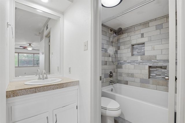 8888 Tallwood DR 2202, Austin, TX 78759