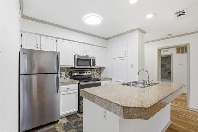 8888 Tallwood DR 2202, Austin, TX 78759