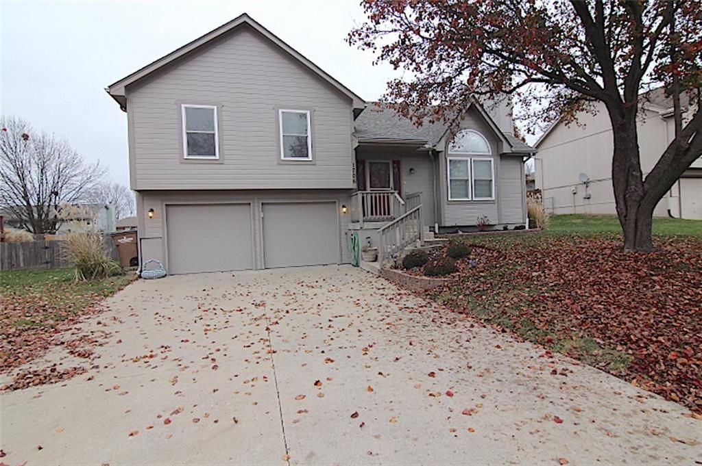1706 Johnston Drive, Raymore, MO 64083