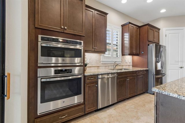 11318 JUGLANS DRIVE, Odessa, FL 33556