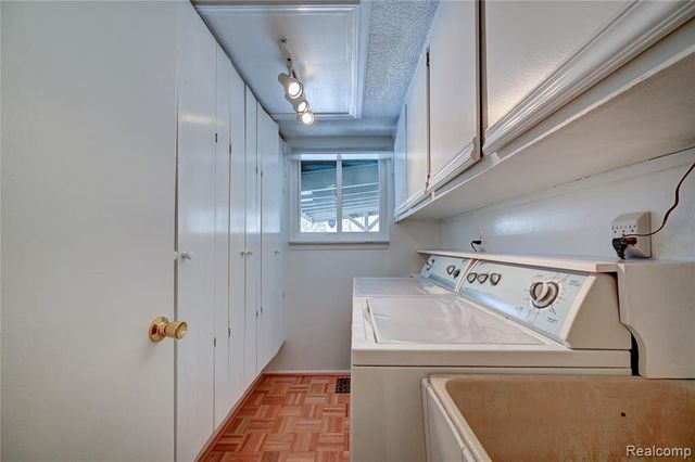 43047 Avon Court, Sterling Heights, MI 48313