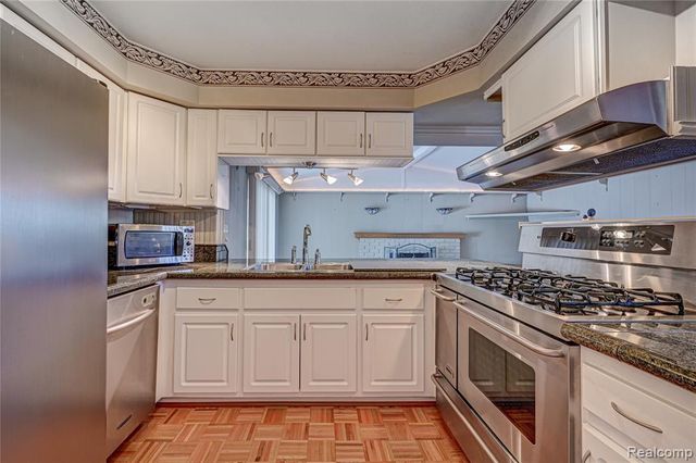 43047 Avon Court, Sterling Heights, MI 48313