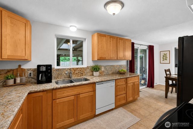 19517 SE Covington Sawyer Road, Kent, WA 98042
