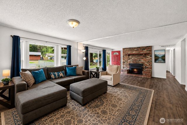 19517 SE Covington Sawyer Road, Kent, WA 98042
