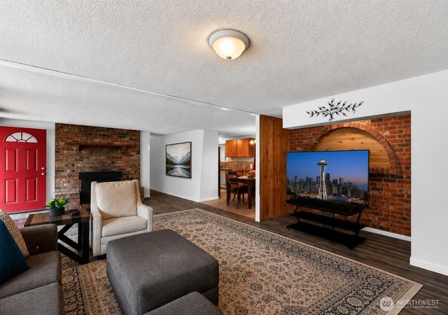19517 SE Covington Sawyer Road, Kent, WA 98042