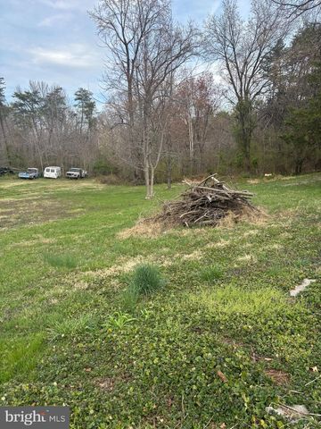 406 TRUSLOW RD, Fredericksburg, VA 22405