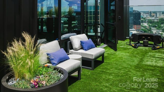 2161 Hawkins Street 3H-P, Charlotte, NC 28203