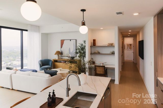 2161 Hawkins Street 3H-P, Charlotte, NC 28203