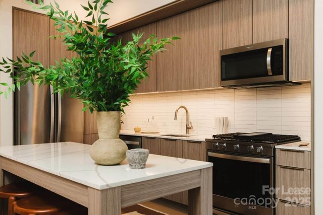 2161 Hawkins Street 3H-P, Charlotte, NC 28203