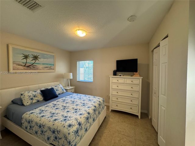 2333 SE 5th St 2333, Pompano Beach, FL 33062