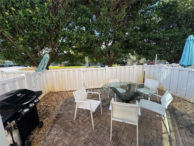 2333 SE 5th St 2333, Pompano Beach, FL 33062