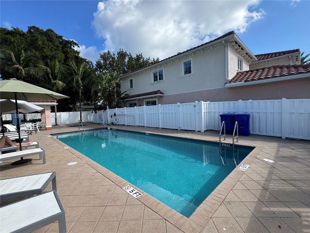 2333 SE 5th St 2333, Pompano Beach, FL 33062