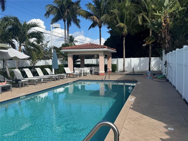 2333 SE 5th St 2333, Pompano Beach, FL 33062