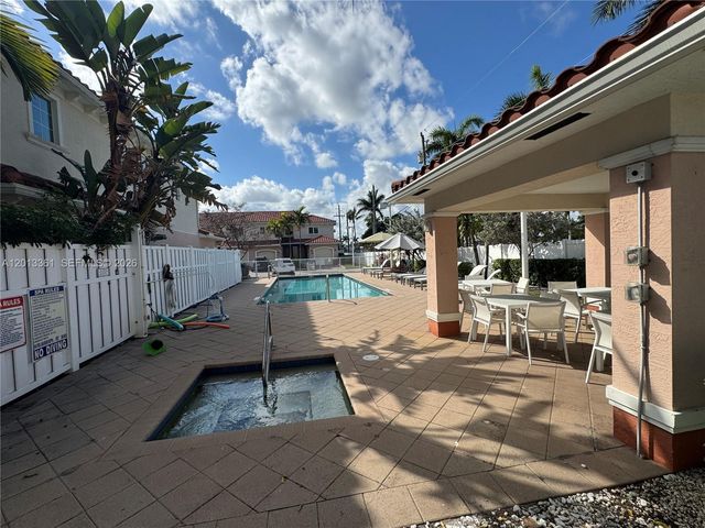 2333 SE 5th St 2333, Pompano Beach, FL 33062