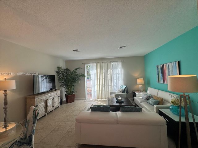 2333 SE 5th St 2333, Pompano Beach, FL 33062