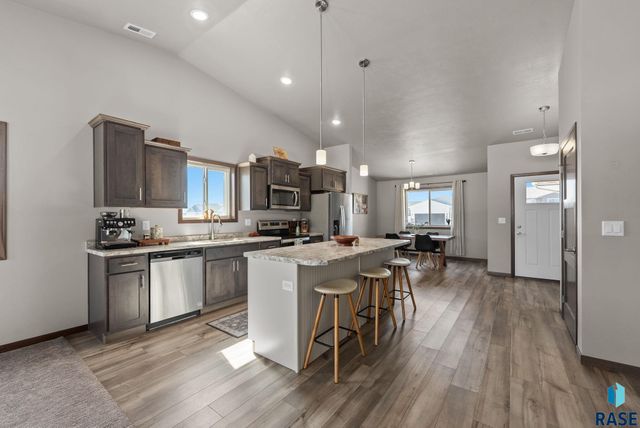 422 Thelma Ave Avenue, Harrisburg, SD 57032