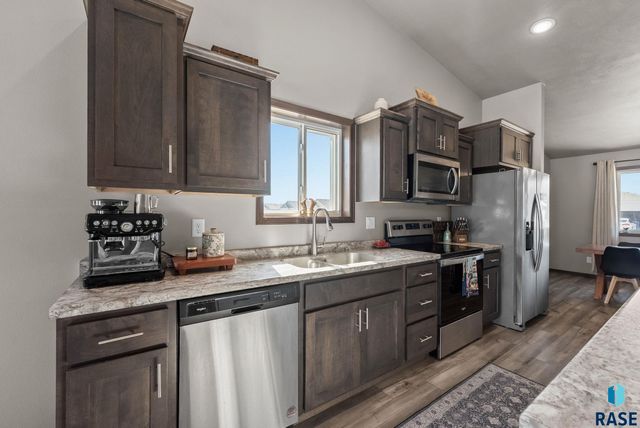 422 Thelma Ave Avenue, Harrisburg, SD 57032